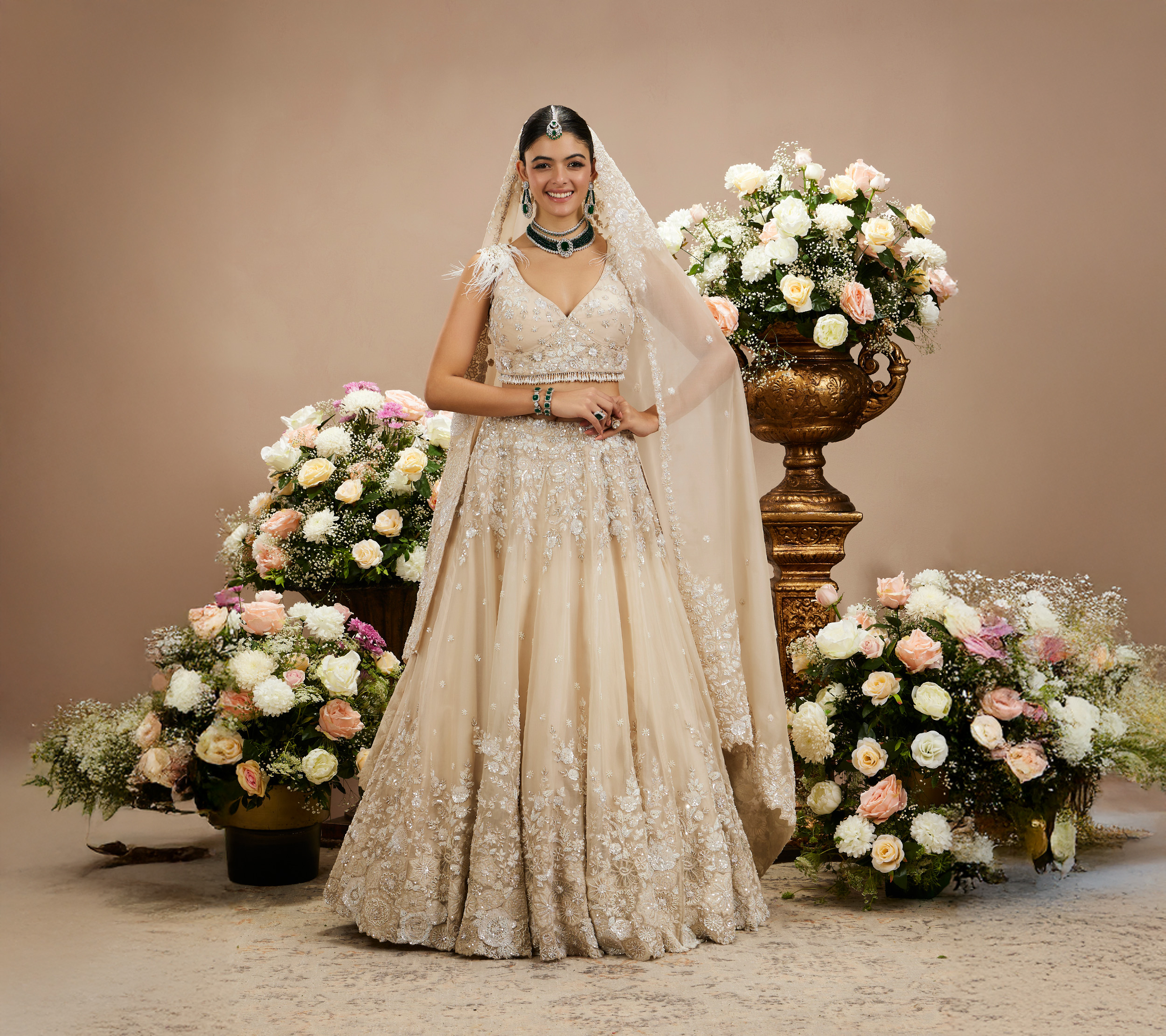 10 Head-Turning Women's Formal Dresses for Wedding Guests 