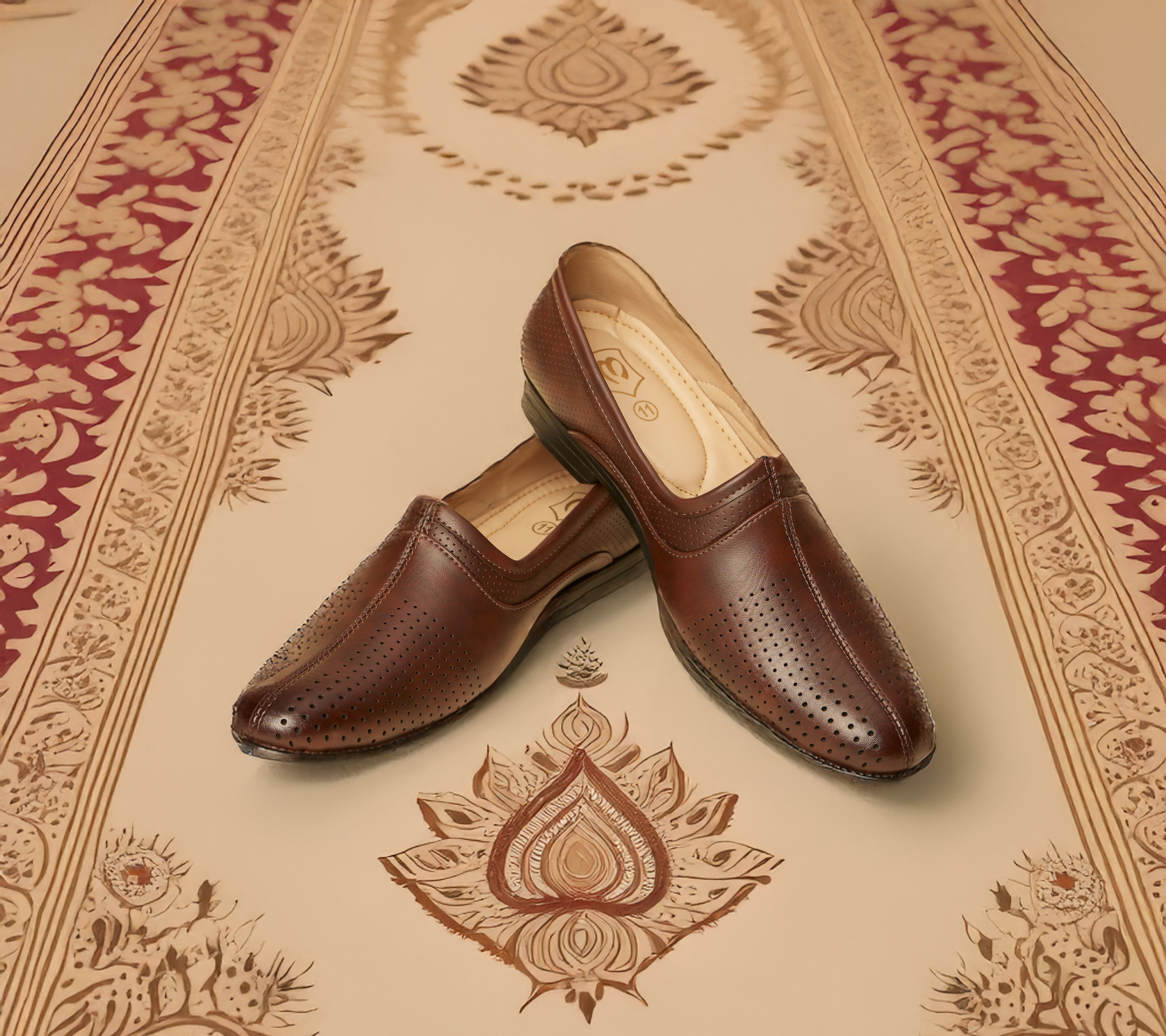From Classic to Contemporary: Men's Juttis for Every Occasion
