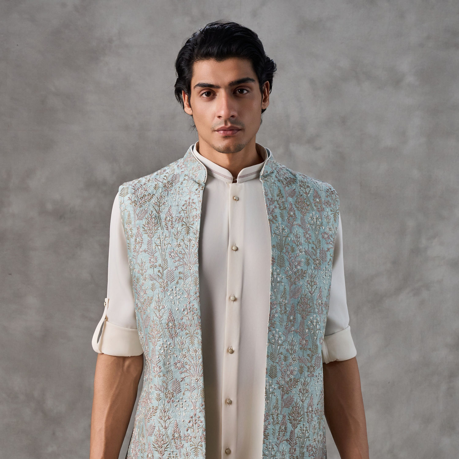 green emerald velvet dress Manyavar Kurta Jacket Set for Men, Full Sleeves Mandarin Collar Ethnic  Kurta Jacket Set for Festival, Wedding, Party Art Silk : Amazon.in: Fashion